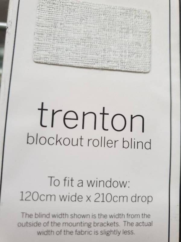 TRENTON BLOCK OUT ROLLER BLIND 120CMX210CM - SNOW