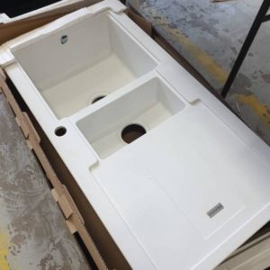 FRANKE POLAR WHITE FRAGRANITE SINK BLG651 1&1/4 BOWL CONSTRUCTED FOR 80% QUARTZ SAND & 20% VERY HARD ACRYLIC RESIN THIS MATERIAL REPELS BACTERIA & RESISTS HIGH TEMPERATURES COMES WITH FRANKE WASTES RRP$1399