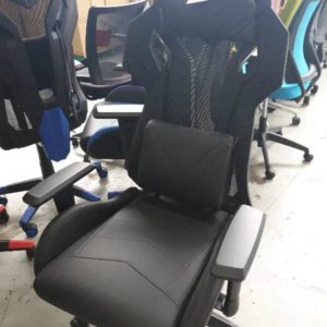 NEW PROFESSIONAL GAMING CHAIR - BLACK