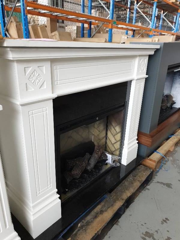 EX DISPLAY OSBOURNE 2KW REVILLUSION ELECTRIC FIREPLACE WITH MANTEL ALL WHITE OSB20-AU ELECTRIC FLAME WITH COLOUR ENHANCEMENT AND LOG EFFECT RRP$2799 WITH 12 MONTH WARRANTY