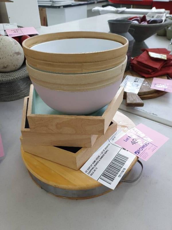 EX DISPLAY HOME DECOR - LOT OF ASSORTED CHOPPING BOARDS & BAMBOO BOWLS SOLD AS IS