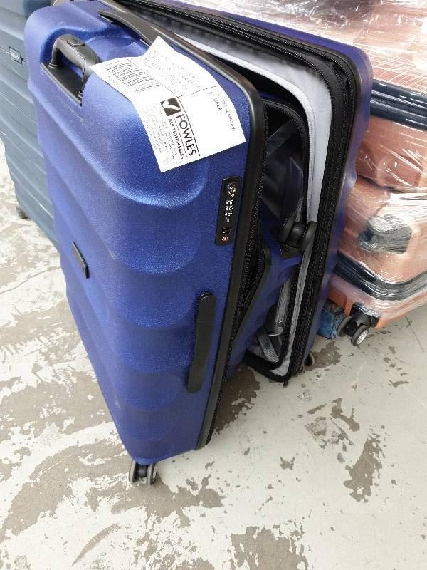 UNDER INSTRUCTIONS FROM A LEADING INSURER: NEW SUITCASE SETS FROM A WATER DAMAGE INSURANCE CLAIM SOLD ON AS IS / BUYER BEWARE" BASIS WITHOUT ANY GUARANTEE OR WARRANTY. 3 PIECE SET INCL CABIN MEDIUM AND LARGE RRP$890 - BLUE"