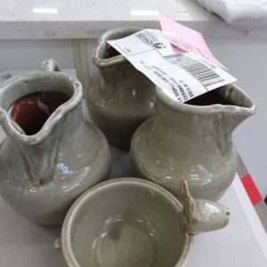 EX DISPLAY HOME DECOR - LOT OF 4 X CERAMIC ITEMS - JUSGS/BOWLS SOLD AS IS