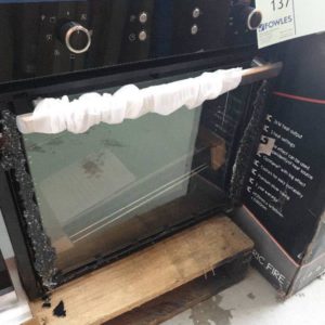 BELLING BS7 ELECTRIC OVEN 60CM S/STEEL WITH 3 MONTH WARRANTY **BROKEN GLASS SOLD AS IS**