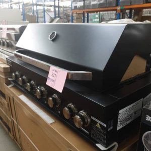 NEW EURO BLACK BUILT IN BBQ EAL1200RBQBL 65 BURNER WITH INFRARED REAR BURNER WITH ROTISSERIE SET 2 CAST IRON COOKING GRILLS WITH TEMPERATURE GUAGE 12 MONTH WARRANTY RRP$2100