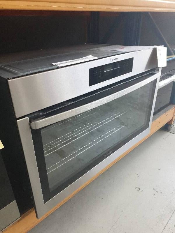 WESTINGHOUSE WVE916SA 900MM ELECTRIC OVEN WITH 3 MONTH WARRANTY C91020493
