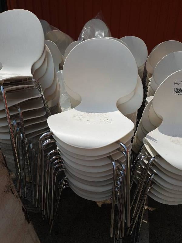 EX HIRE - WHITE STACKABLE CHAIR WITH CHROME LEGS SOLD AS IS
