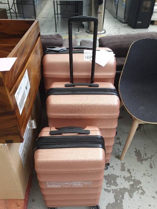 UNDER INSTRUCTIONS FROM A LEADING INSURER: NEW SUITCASE SETS FROM A WATER DAMAGE INSURANCE CLAIM SOLD ON AS IS / BUYER BEWARE" BASIS WITHOUT ANY GUARANTEE OR WARRANTY. 3 PIECE SET INCL CABIN MEDIUM AND LARGE RRP$890 - ROSE GOLD"
