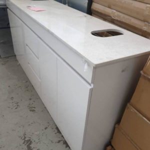 1800MM DOUBLE BOWL VANITY WHITE GLOSS WITH CENTRAL DRAWERS AND DOORS AT EACH END WITH WHITE STONE TOP & ABOVE COUNTER BOWLS