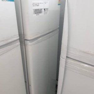 EX HIRE - WHITE FISHER & PAYKEL FRIDGE WITH TOP MOUNT FREEZER SOLD AS IS NO WARRANTY
