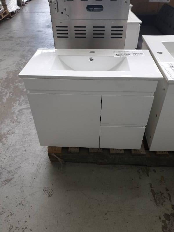 750MM WALL HUNG VANITY WITH SINGLE DOOR ON LEFT WITH 2 DRAWERS RIGHT WITH WHITE VANITY TOP SFW750