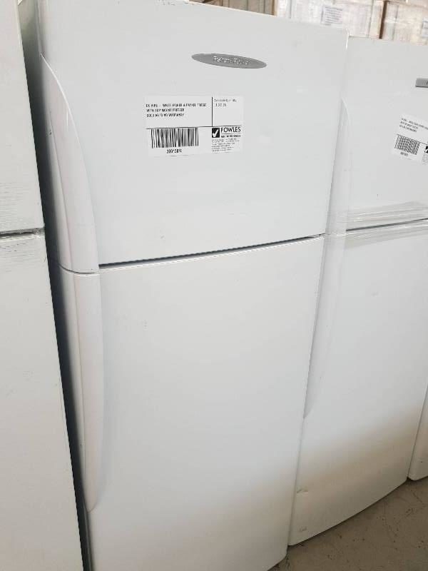 EX HIRE - WHITE FISHER & PAYKEL FRIDGE WITH TOP MOUNT FREEZER SOLD AS IS NO WARRANTY