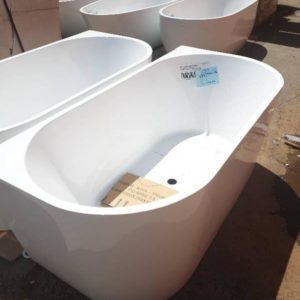 RIVA BACK TO WALL 1500MM FREESTANDING BATH WHITE ACRYLIC RRP$1099 WITH CRACK IN BATH SOLD AS IS