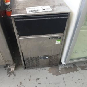 SECOND HAND COMMERCIAL CATERING - ICEOMATIC MACHINE SOLD AS IS