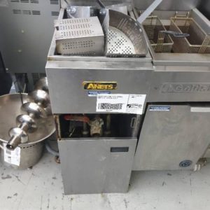 SECOND HAND COMMERCIAL CATERING ANETS DEEP FRYER SOLD AS IS