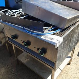 SECOND HAND COMMERCIAL CATERING GAS GRILL OVEN SOLD AS IS
