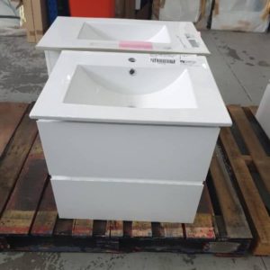 600MM WALL HUNG VANITY WITH 2 FINGER PULL DRAWERS WITH WHITE CERAMIC VANITY TOP