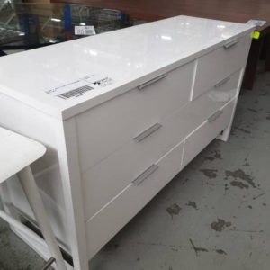 EX HIRE - WHITE GLOSS CHEST OF DRAWERS SOLD AS IS