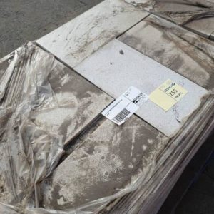 PALLET OF WHITE RECONSTITUTED STONE PAVERS