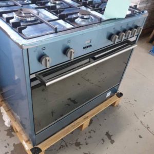EX DISPLAY BAUMATIC BAF90EG 90CM DUEL FUEL FREESTANDING OVEN 5 BURNER GAS COOKTOP AND ELECTRIC OVEN WITH 3 MONTH WARRANTY