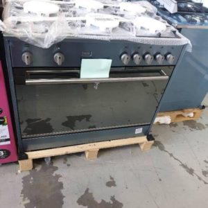 EX DISPLAY BAUMATIC BAF90EG 90CM DUEL FUEL FREESTANDING OVEN 5 BURNER GAS COOKTOP AND ELECTRIC OVEN WITH 3 MONTH WARRANTY