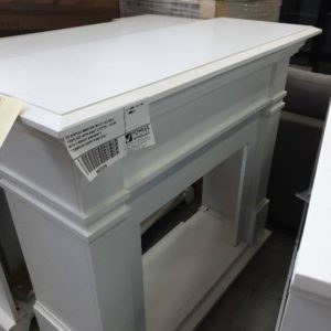 EX DISPLAY WINSTON WHITE ELECTRIC FIREPLACE WITH MANTLE DFP26-1109W WITH 3 MONTH WARRANTY **DAMAGED RIGHT HAND SIDE**