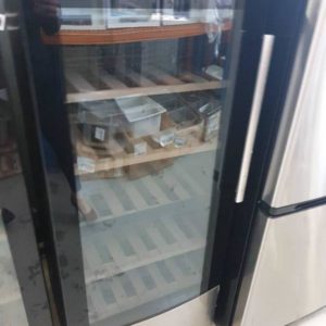 HISENSE 58 BOTTLE WINE FRIDGE ONE TEMPERATURE CONTROL WITH 3 MONTH BACK TO BASE WARRANTY 360016280
