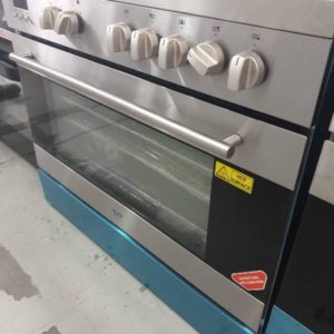 SECOND HAND EV900DPSX 900MM S/STEEL FREESTANDING OVEN DUEL FUEL WITH 5 BURNER GAS COOKTOP WITH ELECTRIC OVEN WITH 8 COOKING FUNCTIONS RRP$1990 DEO7894 3 MONTH WARRANTY