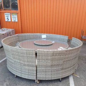 NEW HUDSON ROUND 5 PIECE OUTDOOR DINING SETTING BEIGE RATTAN RRP$2000