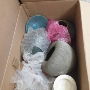 EX HIRE - BOX OF ASSORTED DECOR ITEMS (SOLD AS IS)