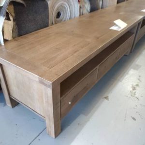 BRAND NEW MISTY BAY TIMBER ENTERTAINMENT UNIT 1800MM