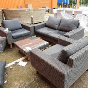 EX DISPLAY RATTAN 4 PIECE LOUNG SUITE TITAN 2 SEATER 2 ARM CHAIRS & COFFEE TABLE **DAMAGED SOLD AS IS**