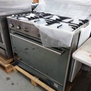 BAUMATIC BAF90EG 90CM FREESTANDING OVEN WITH 5 BURNER GAS COOKTOP 11 COOKING FUNCTION ELECTRIC OVEN WITH TRIPLE GLAZED DOOR WITH 3 MONTH WARRANTY **DENTED KICKER SOLD AS IS**