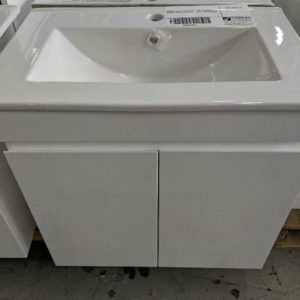 600MM WALL HUNG VANITY WITH FINGER PULL DOORS WHITE CERAMIC VANITY TOP SFW600