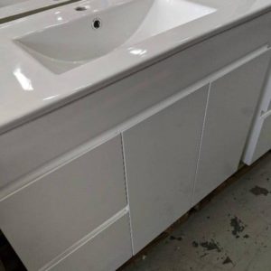 900MM FLOOR VANITY WITH FINGER PULL DOORS AND 2 DRAWERS WITH WHITE CERAMIC VANITY TOP SF-900
