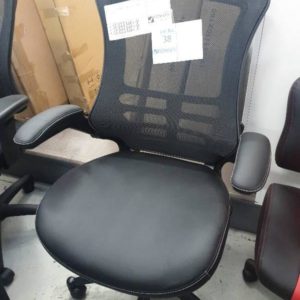 NEW OFFICE BLACK PU CHAIR WITH WHEELS SOLD AS IS