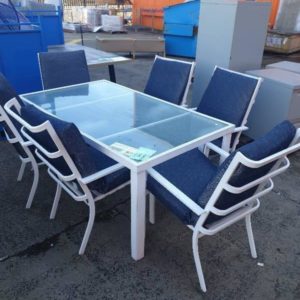 EX DISPLAY 7 PIECE OUTDOOR SETTING TABLE WITH 6 CHAIRS SOLD AS IS