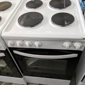 TECHNIKA TEE54FW 54CM WHITE ALL ELECTRIC FREESTANDING OVEN WITH 4 SOLID EGO COOKTOP PLATES WITH TRIPLE GLAZED DOOR RRP$649 WITH 3 MONTH WARRANTY