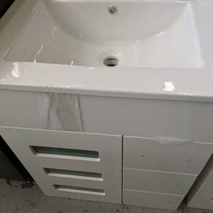 600MM WHITE VANITY WITH CERAMIC TOP WITH GLASS INSERT DOORS