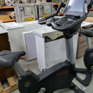 EX GYM EXCERCISE EQUIPMENT - LIFE FITNESS BIKE RRP$7999 WITH 30 DAY WARRANTY