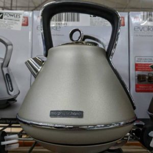NEW MORPHY EVOKE KETTLE PYRAMID PLATINUM 1.5 LITRE CAPACITY MATTE FINISH WITH 360 DEGREE CORDLESS BASE MODEL 100103 RRP$130 WITH 3 MONTH WARRANTY