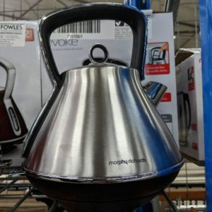 NEW MORPHY EVOKE KETTLE PYRAMID BRUSHED S/S 1.5 LITRE CAPACITY MATTE FINISH WITH 360 DEGREE CORDLESS BASE MODEL 100106 RRP$130 WITH 3 MONTH WARRANTY