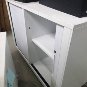 EX HIRE LARGE WHITE STORAGE CABINET ON ON WHEELS SOLD AS IS