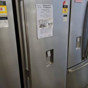 ELECTROLUX ERE5047SA 501 LITRE SINGLE DOOR FRIDGE WITH WATER DISPENSER FRESH ZONE DOUBLE INSULATED CRISPERS FRESH PLUS COOLING FLEXIBLE STORAGE HOLIDAY MODE WITH 12 MONTH WARRANTY 00480988