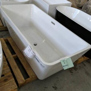 EX DISPLAY 1700MM HYDRA WHITE RECTANGLE BATH CRACK ON EDGE SOLD AS IS
