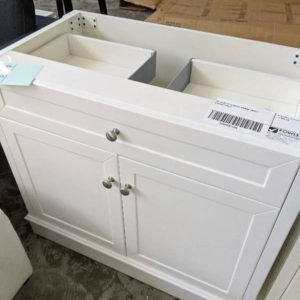 EX DISPLAY CLASSIC 900MM VANITY CABINET ONLY