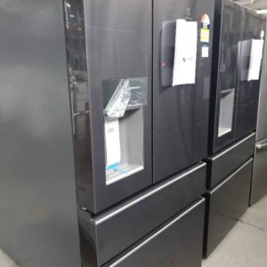 ELECTROLUX EHE6899BA 680LITRE DARK STAINLESS STEEL FRENCH DOOR FRIDGE WITH SMART SPLIT DOOR DESIGN TASTELOCK EASY GLIDE CRISPERS WITH AUTOMATIC HUMIDTY CONTROL FILTERED ICE & WATER SLIDE BACK SHELVING WITH 12 MONTH WARRANTY B93777711
