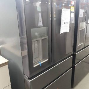 ELECTROLUX EHE6899BA 680LITRE DARK STAINLESS STEEL FRENCH DOOR FRIDGE WITH SMART SPLIT DOOR DESIGN TASTELOCK EASY GLIDE CRISPERS WITH AUTOMATIC HUMIDTY CONTROL FILTERED ICE & WATER SLIDE BACK SHELVING WITH 12 MONTH WARRANTY B94974504