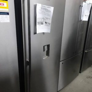 ELECTROLUX ERE5047SA 501 LITRE SINGLE DOOR FRIDGE WITH WATER DISPENSER FRESH ZONE DOUBLE INSULATED CRISPERS FRESH PLUS COOLING FLEXIBLE STORAGE HOLIDAY MODE WITH 12 MONTH WARRANTY 00481182