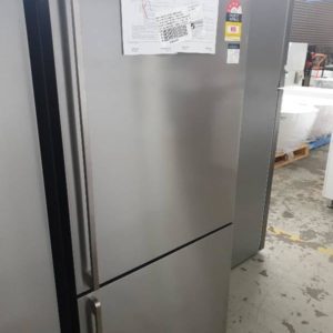 WESTINGHOUSE S/STEEL WBE5304SB 528 LITRE POLE HANDLES FROST FREE 4.5 STAR ENERGY RATING WITH BOTTOM MOUNT FREEZER ULTRA MODERN FLAT DOORS LED LIGHTING ADJUSTABLE STORAGE RRP$1899 WITH 12 MONTH WARRANTY B02474653